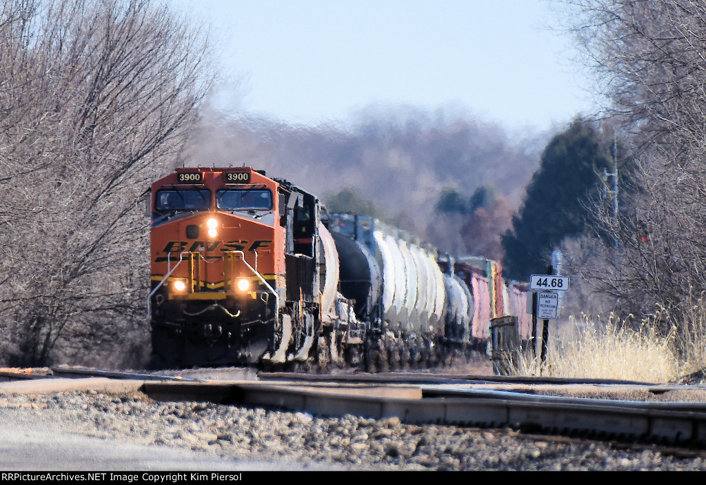 BNSF 3900